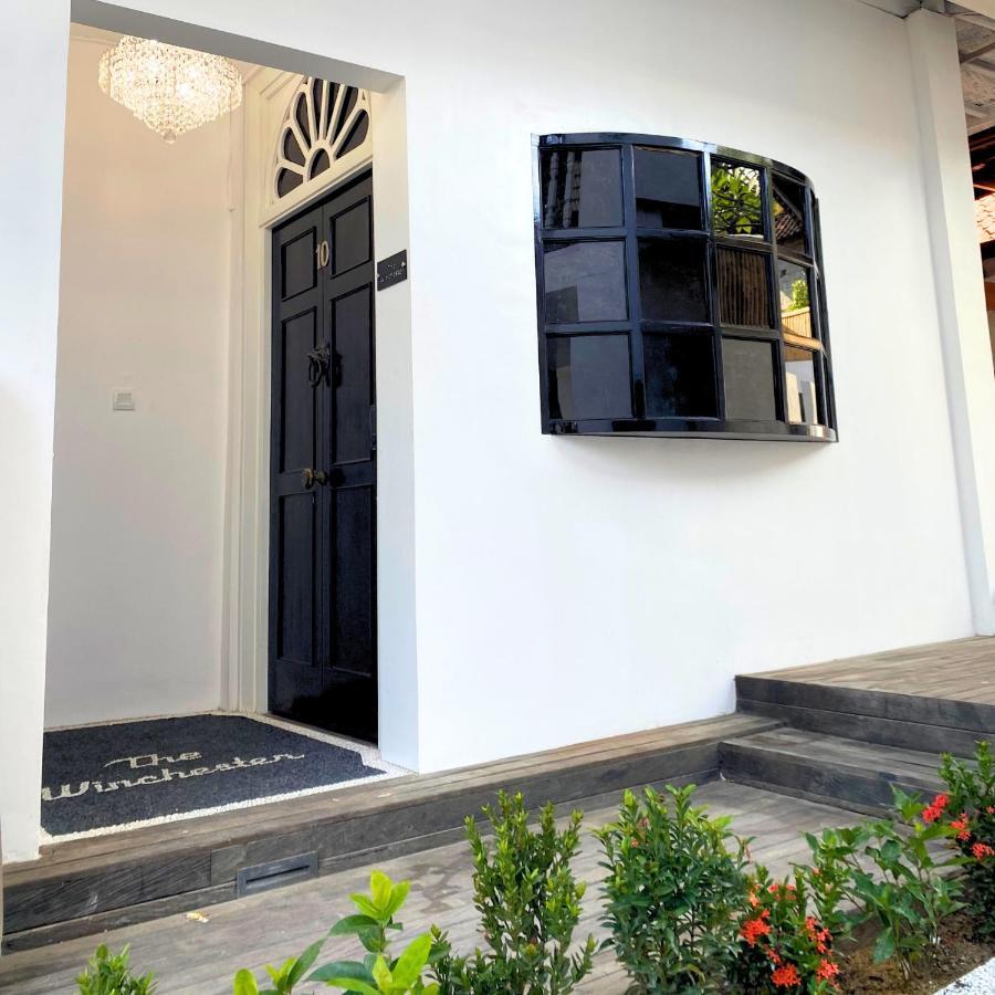 Hotel The Pleasure Dome Amed Esterno foto